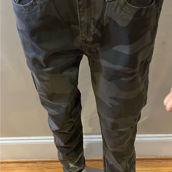 Woman's True Religion Camouflage Jeans - Picture 4 of 10